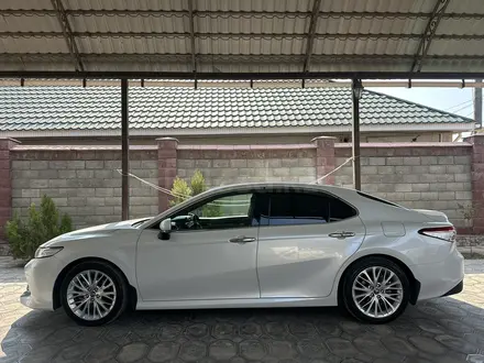 Toyota Camry 2019 года за 15 500 000 тг. в Тараз – фото 2