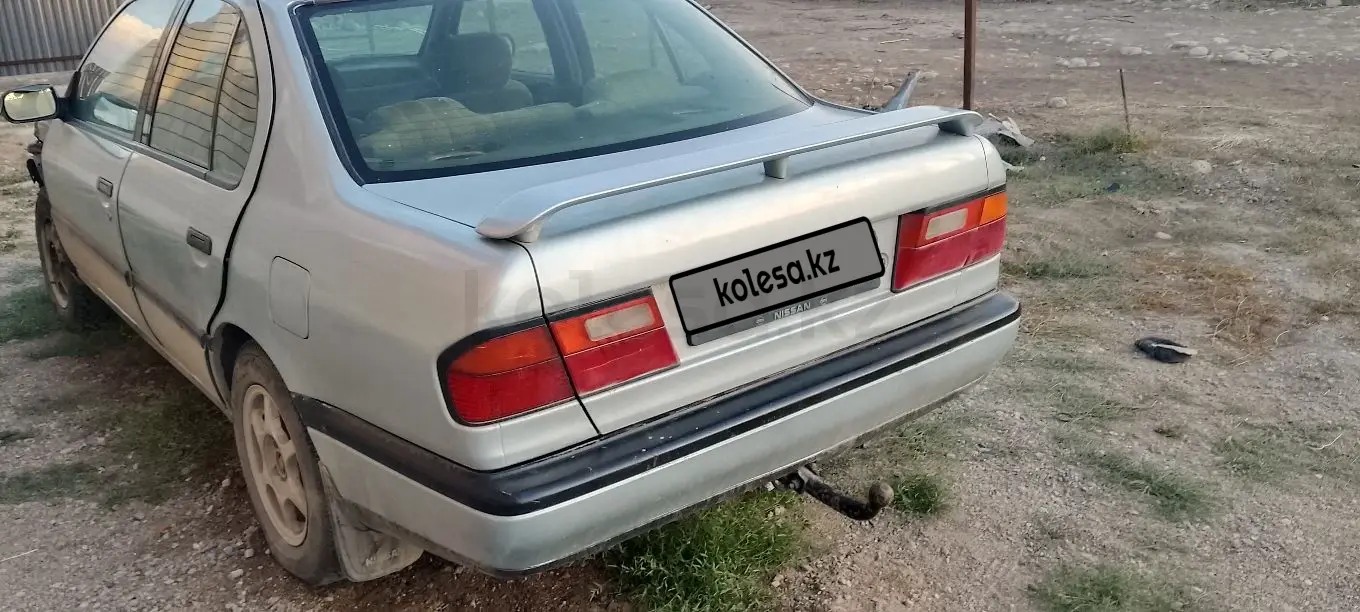 Nissan Primera, 1992