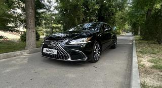 Lexus ES 350 2020 года за 21 000 000 тг. в Алматы