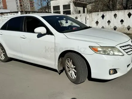 Toyota Camry 2011 года за 7 400 000 тг. в Павлодар – фото 2