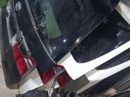 Toyota Alphard задний багажник крышка за 120 000 тг. в Астана – фото 2