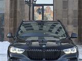 BMW X5 2023 года за 54 900 000 тг. в Костанай – фото 2