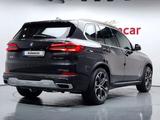 BMW X5 2022 года за 36 200 000 тг. в Алматы – фото 2