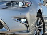 Lexus ES 300h 2014 года за 8 100 000 тг. в Актау