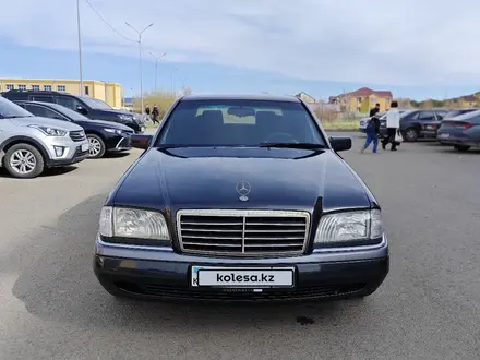 Mercedes-Benz C 180 1995 года за 2 250 000 тг. в Кокшетау – фото 2