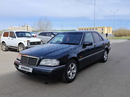 Mercedes-Benz C 180 1995 года за 2 250 000 тг. в Кокшетау – фото 3