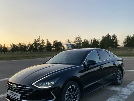 Hyundai Sonata 2021 года за 13 400 000 тг. в Костанай