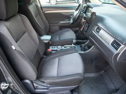 Mitsubishi Outlander 2015 года за 7 900 000 тг. в Алматы – фото 15