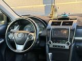 Toyota Camry 2013 года за 8 700 000 тг. в Атырау – фото 2