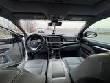 Toyota Highlander 2019 года за 19 000 000 тг. в Алматы – фото 5