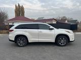 Toyota Highlander 2019 года за 19 000 000 тг. в Алматы – фото 3
