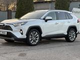 Toyota RAV4 2023 года за 22 500 000 тг. в Алматы