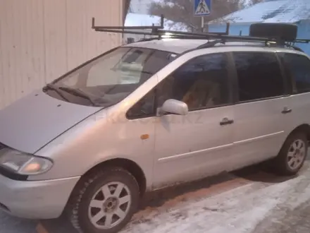 Volkswagen Sharan 1999 года за 1 500 000 тг. в Уральск – фото 12