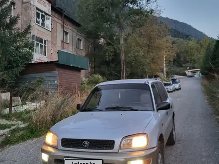 Toyota RAV4 1997 года за 3 418 571 тг. в Актобе – фото 19