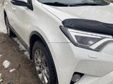 Toyota RAV4 2017 года за 14 000 000 тг. в Семей – фото 2