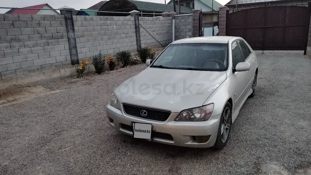 Lexus is-200, 2000