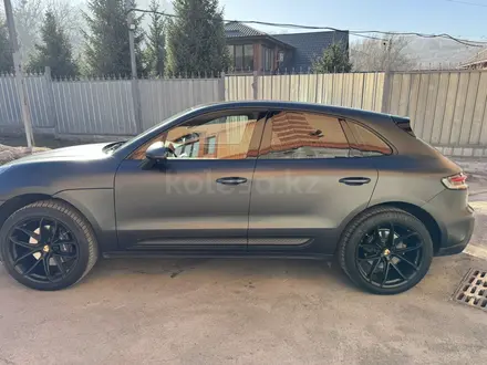 Porsche Macan 2023 года за 39 800 000 тг. в Алматы – фото 2