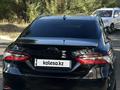 Toyota Camry 2021 года за 10 500 000 тг. в Уральск – фото 8