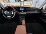 Lexus ES 300h 2014 года за 9 000 000 тг. в Актау – фото 5