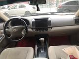 Toyota Camry 2003 года за 3 500 000 тг. в Атырау – фото 2