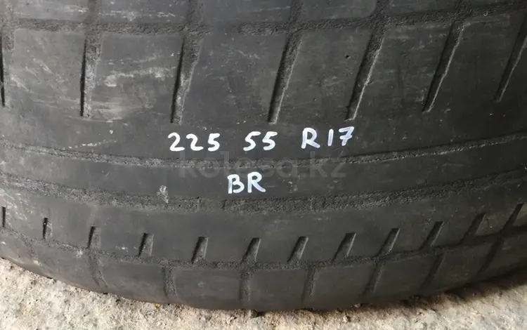 Резина 225/55 r17 одиночка, Bridgestone за 5 000 тг. в Алматы