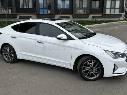 Hyundai Elantra 2019 года за 10 550 000 тг. в Алматы – фото 9