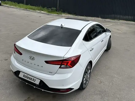 Hyundai Elantra 2019 года за 10 550 000 тг. в Алматы – фото 2