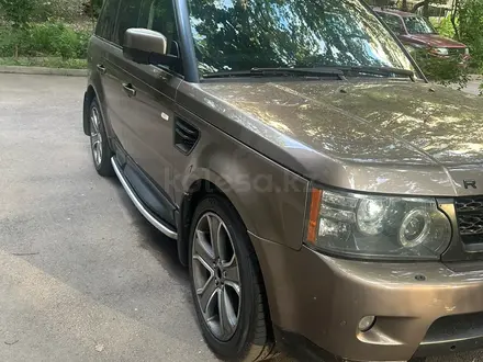 Land Rover Range Rover Sport 2010 года за 8 000 000 тг. в Алматы – фото 2