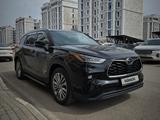 Toyota Highlander 2022 годаfor29 000 000 тг. в Астана