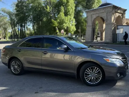 Toyota Camry 2010 года за 7 500 000 тг. в Тараз – фото 2