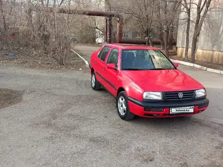 Volkswagen Vento 1993 года за 1 300 000 тг. в Уральск