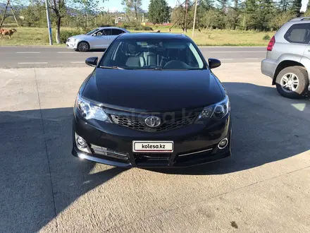 Toyota Camry 2014 года за 3 800 000 тг. в Актобе