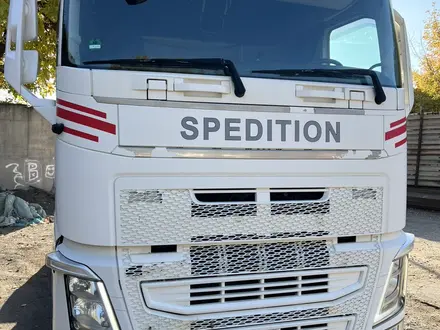 Volvo  FH 2017 года за 33 000 000 тг. в Алматы
