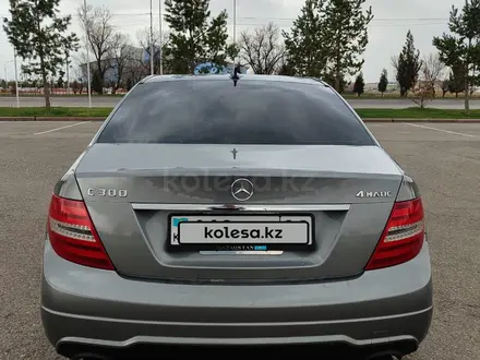 Mercedes-Benz C 300 2012 года за 7 000 000 тг. в Шымкент – фото 9