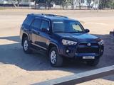 Toyota 4Runner 2018 годаүшін18 000 000 тг. в Атырау – фото 2