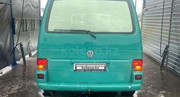 Volkswagen Multivan 1996 годаүшін4 400 000 тг. в Караганда – фото 2