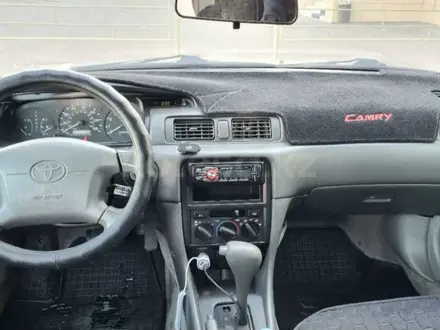 Toyota Camry 1998 года за 3 600 000 тг. в Павлодар – фото 4