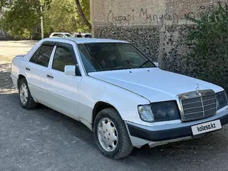 Mercedes-Benz E-Class, 1993