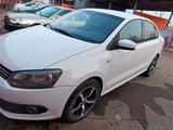 Volkswagen Polo 2012 года за 3 500 000 тг. в Уральск – фото 2