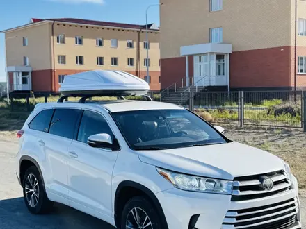 Toyota Highlander 2017 года за 11 500 000 тг. в Атырау – фото 4
