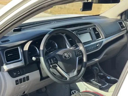Toyota Highlander 2017 года за 11 500 000 тг. в Атырау – фото 7