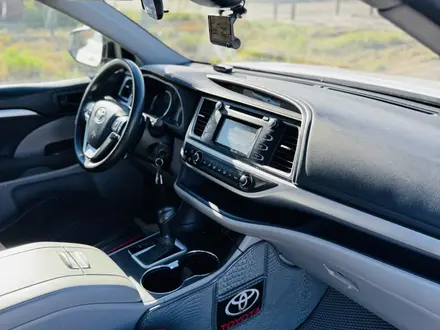 Toyota Highlander 2017 года за 11 500 000 тг. в Атырау – фото 8