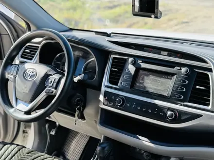 Toyota Highlander 2017 года за 11 500 000 тг. в Атырау – фото 9
