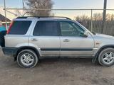 Honda CR-V 1998 года за 3 000 000 тг. в Алматы – фото 3