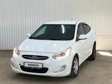 Hyundai Accent, 2011