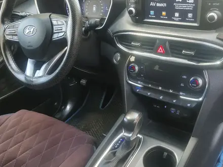 Hyundai Santa Fe 2018 года за 13 000 000 тг. в Шымкент – фото 13