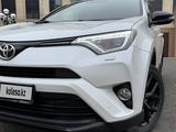 Toyota RAV4 2019 года за 15 000 000 тг. в Атырау – фото 2