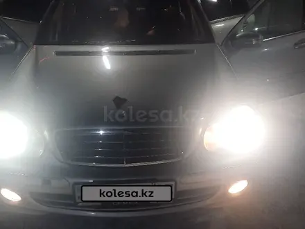 Mercedes-Benz C 240 2004 года за 3 700 000 тг. в Семей – фото 9