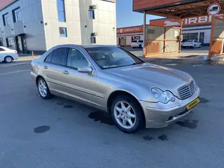 Mercedes-Benz C 240