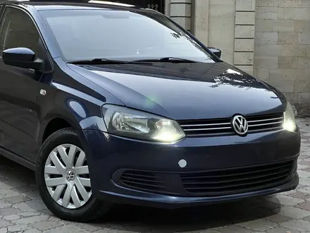 Volkswagen Polo 2015 года за 4 590 000 тг. в Караганда – фото 2